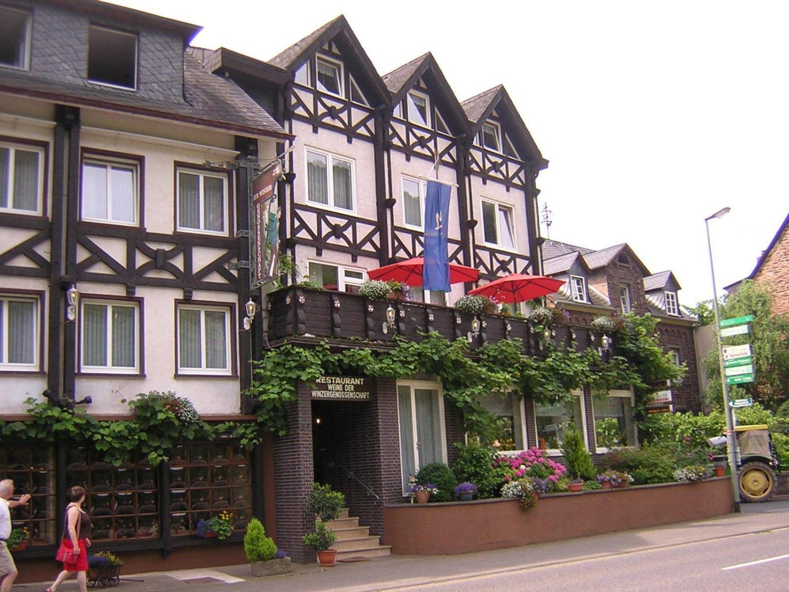 Hotel Zur Winzergenossenschaft Ernst Bagian luar foto